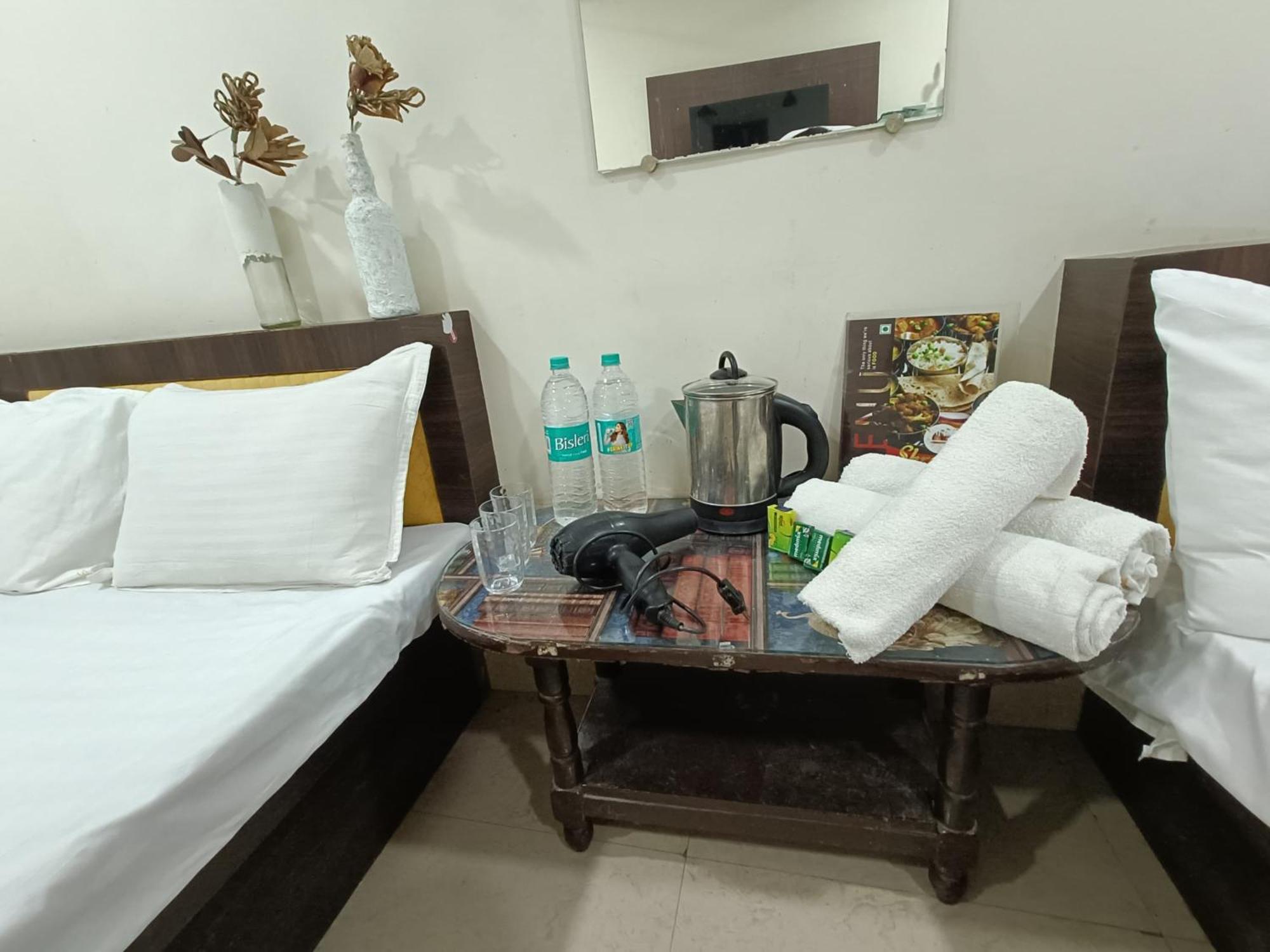 Treebo Yatri Grah Kshipra T Hotel Ujjain Exterior foto