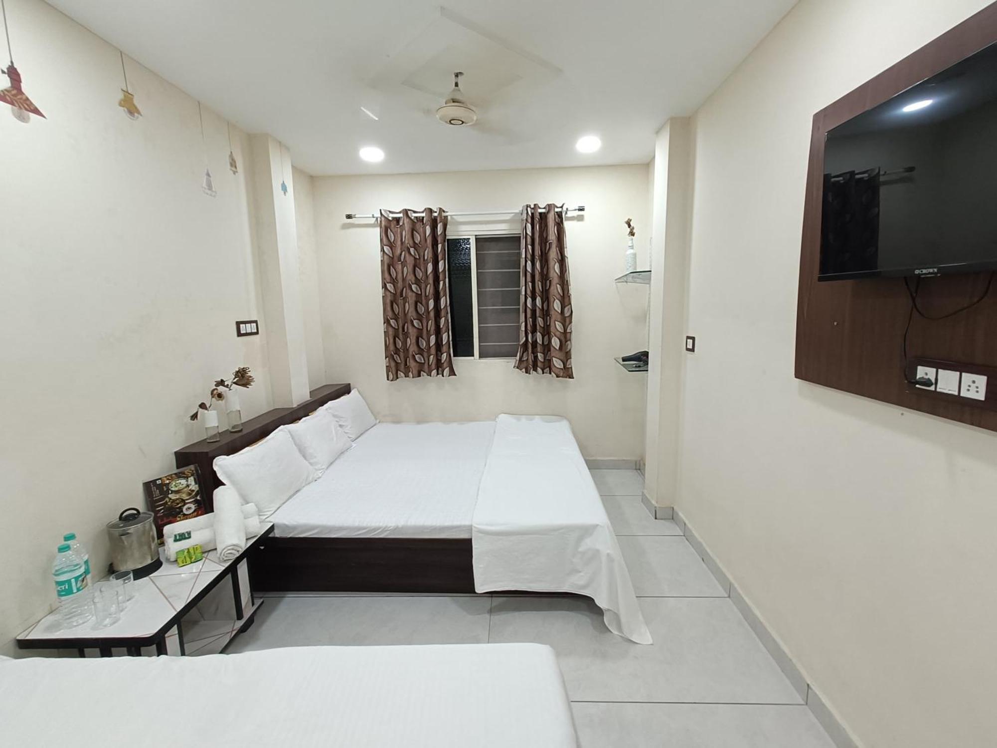Treebo Yatri Grah Kshipra T Hotel Ujjain Exterior foto