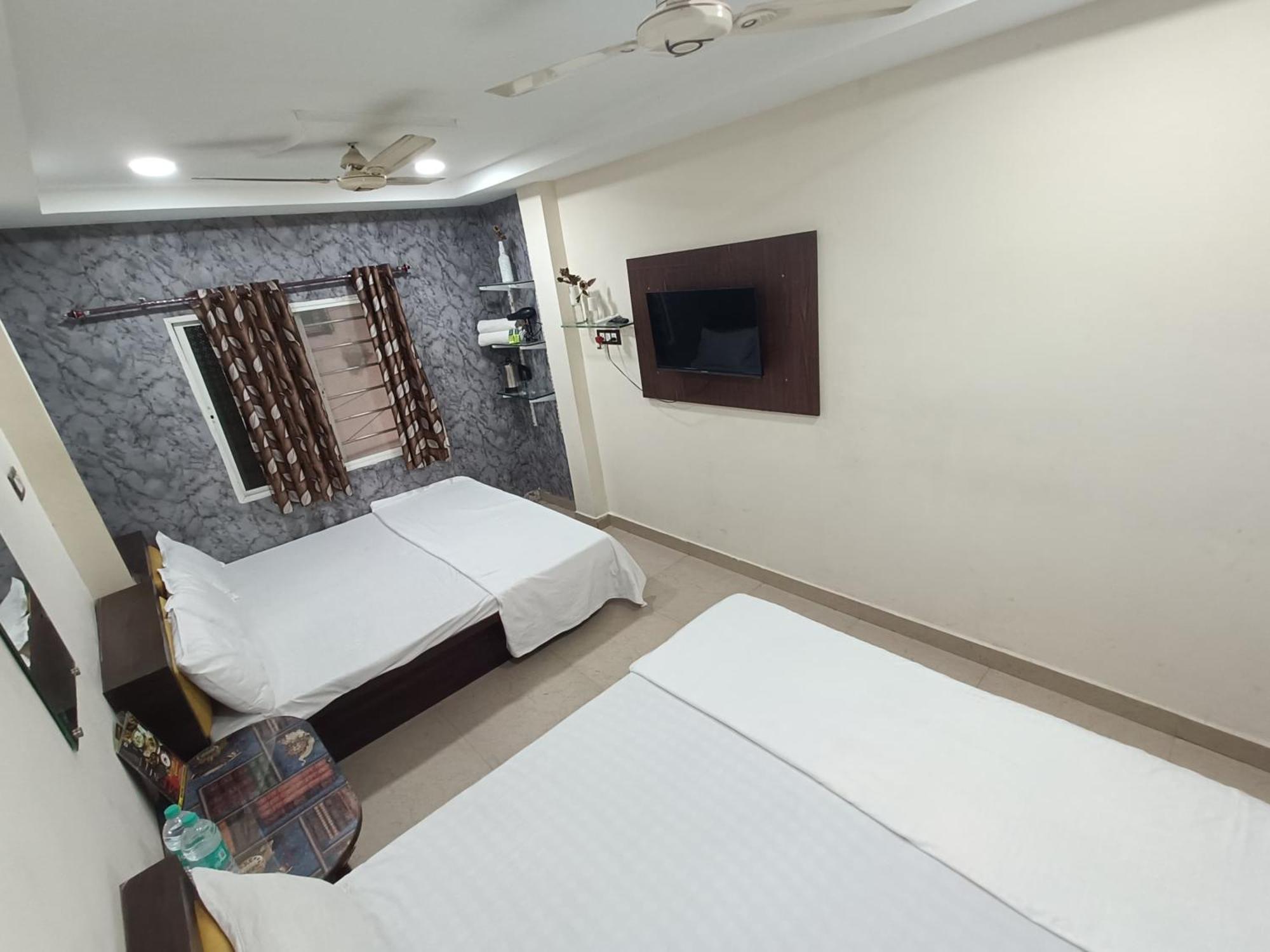 Treebo Yatri Grah Kshipra T Hotel Ujjain Exterior foto