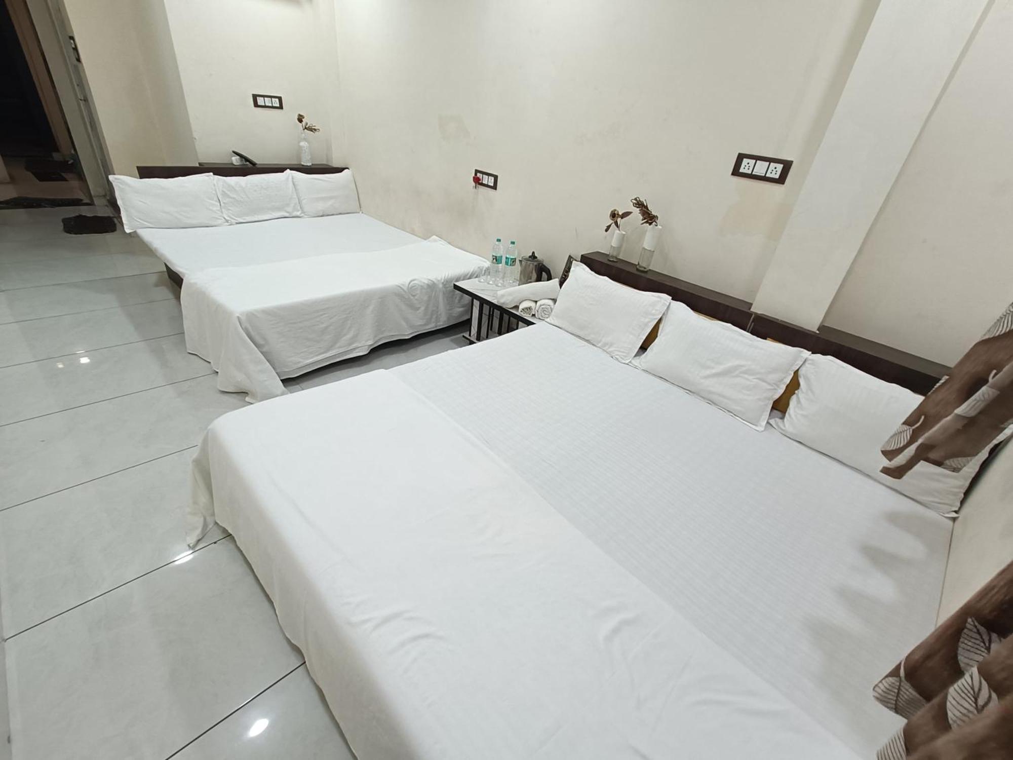Treebo Yatri Grah Kshipra T Hotel Ujjain Exterior foto